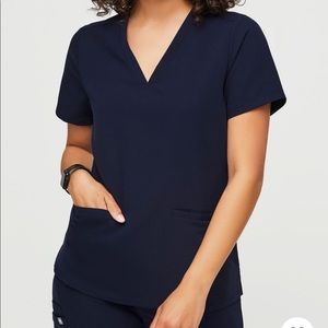 Figs Navy Casma Three-Pocket Scrub Top